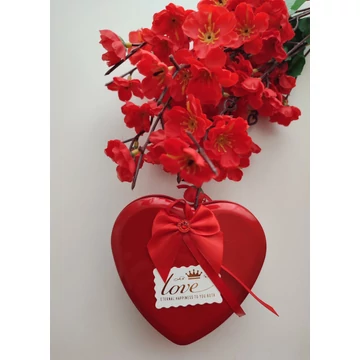 Szív alakú fémdoboz