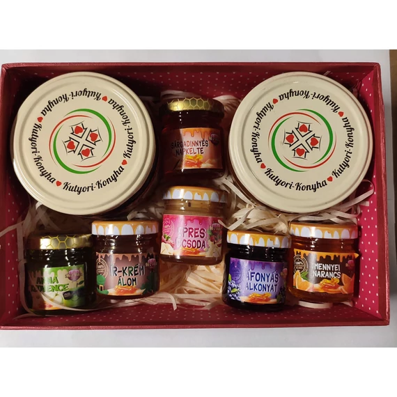 Bordó díszdoboz   22 x 15 x 7 cm