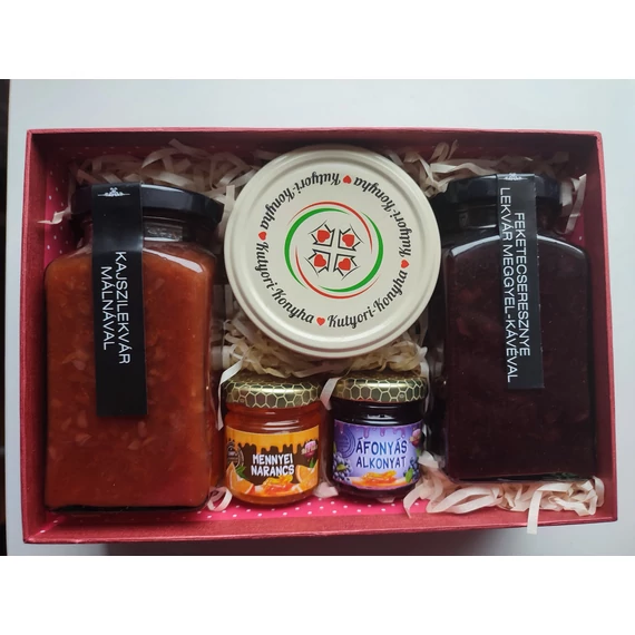 Bordó díszdoboz   22 x 15 x 7 cm